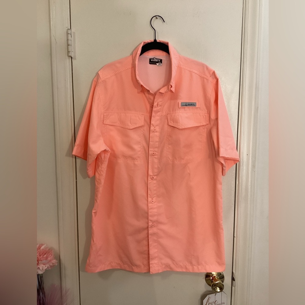 Men’s Habit Button Up Shirt-size M
